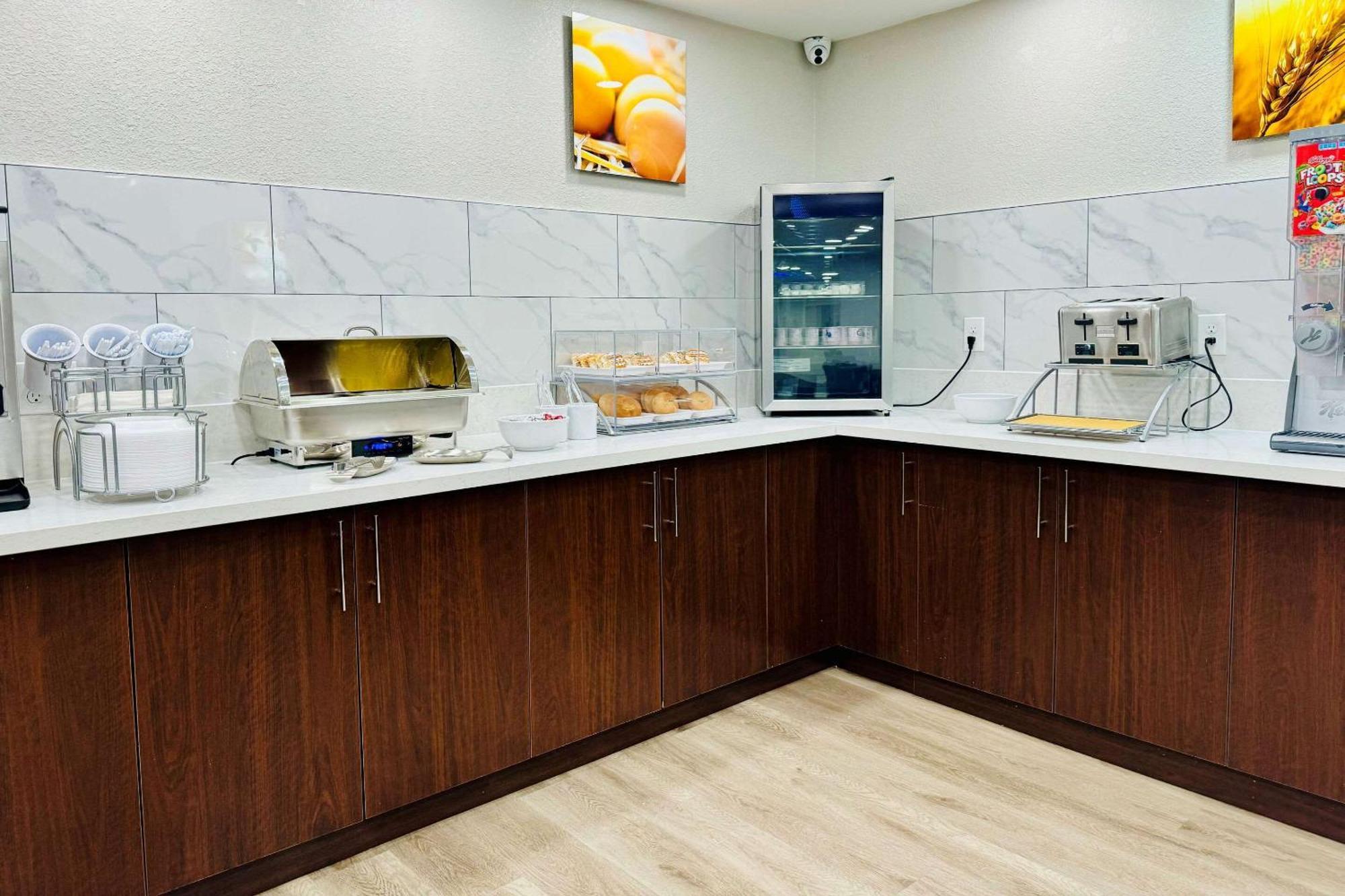 Comfort Inn & Suites Houston I-10 West Energy Corridor Екстер'єр фото