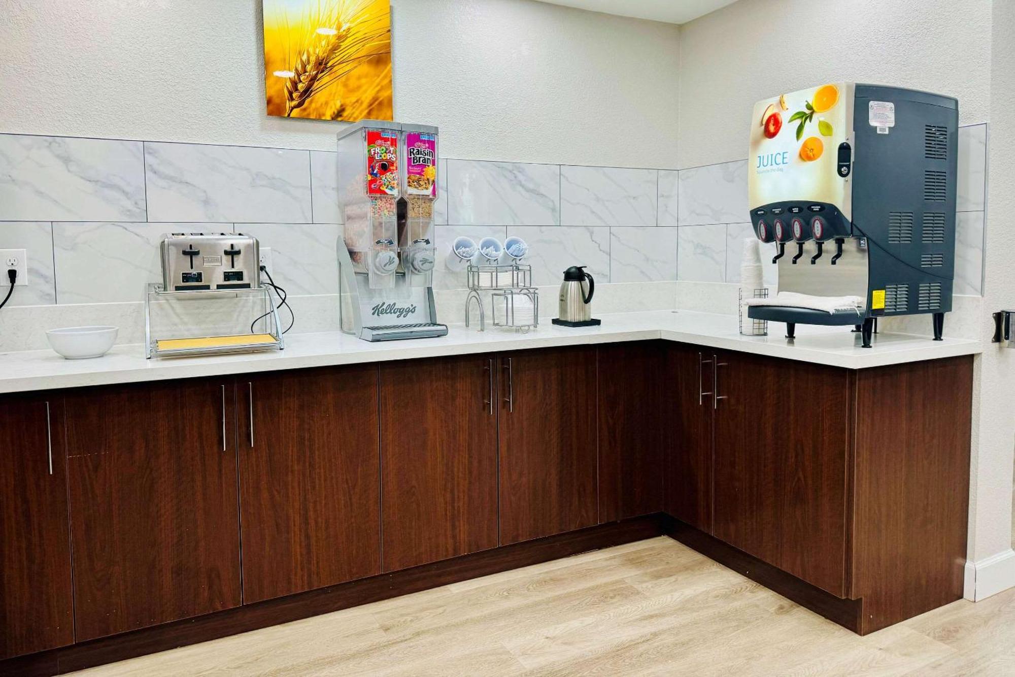 Comfort Inn & Suites Houston I-10 West Energy Corridor Екстер'єр фото